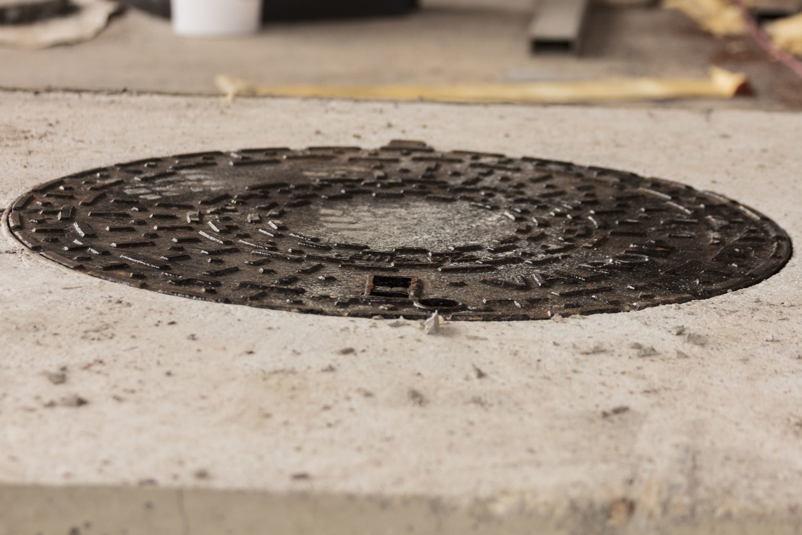 Capac din beton armat pentru trafic greu