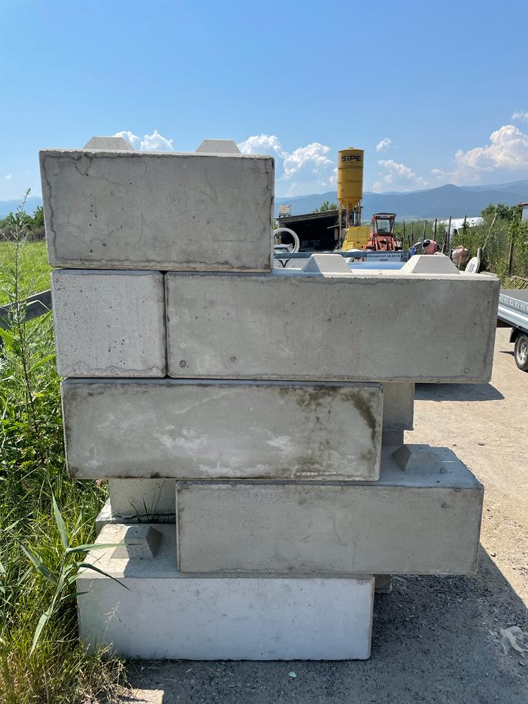 Blocuri din beton tip Lego (blocuri modulare)