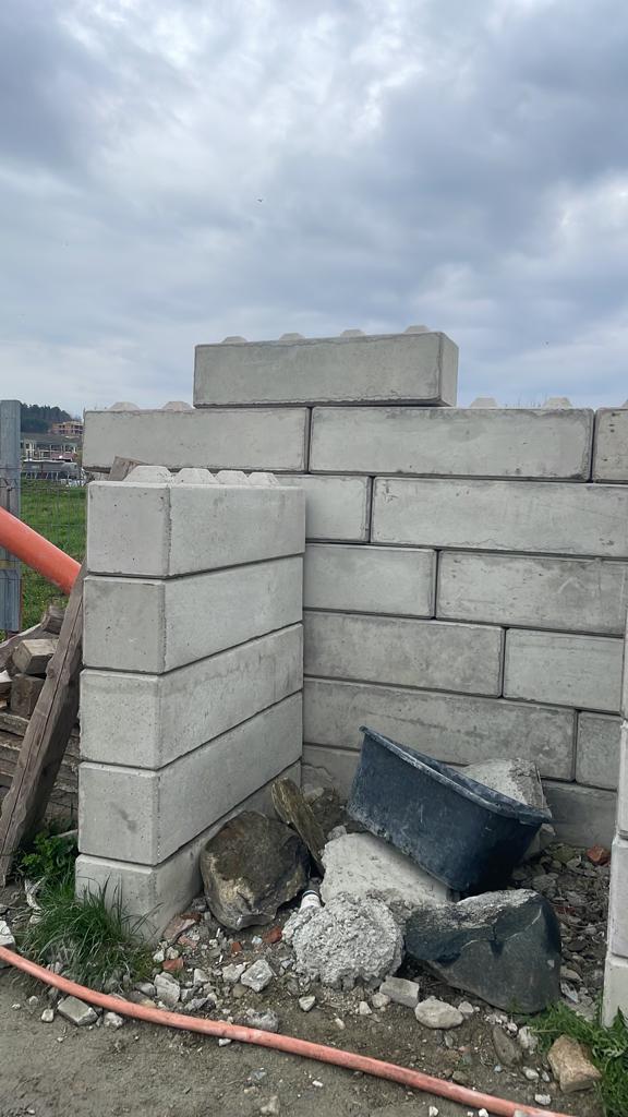 Blocuri din beton tip Lego (blocuri modulare)